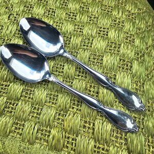 2 Oneida Strathmore Serving Spoons 8.5" stainless scrolls classic romantic